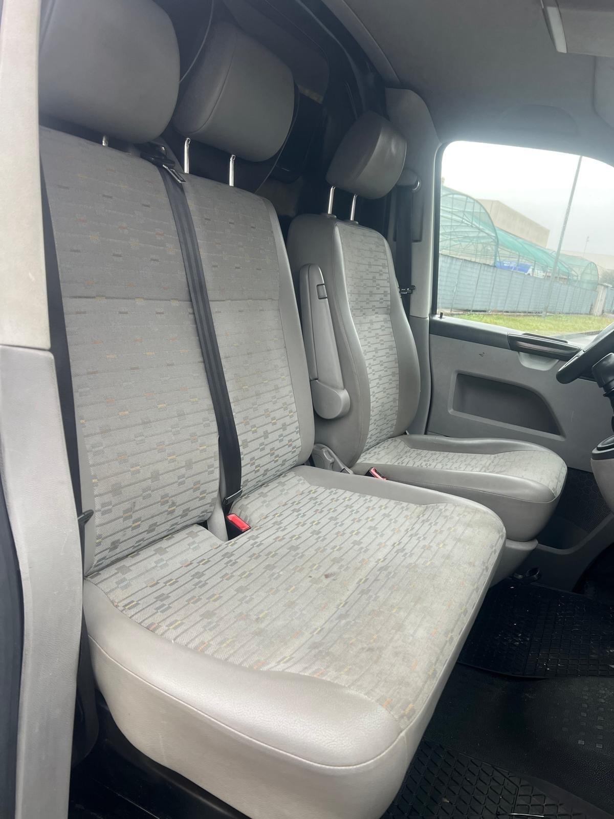 Volkswagen T5 2.0TDI 2012
