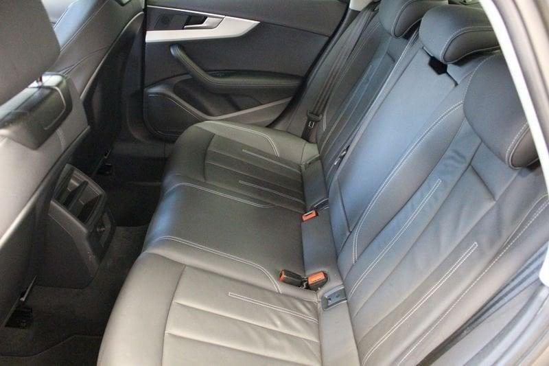 Audi A4 30 TDI Business Advanced