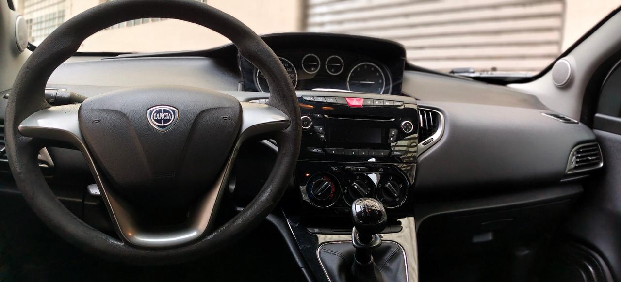 Lancia Ypsilon 0.9 TwinAir 85 CV 5p NP Gold