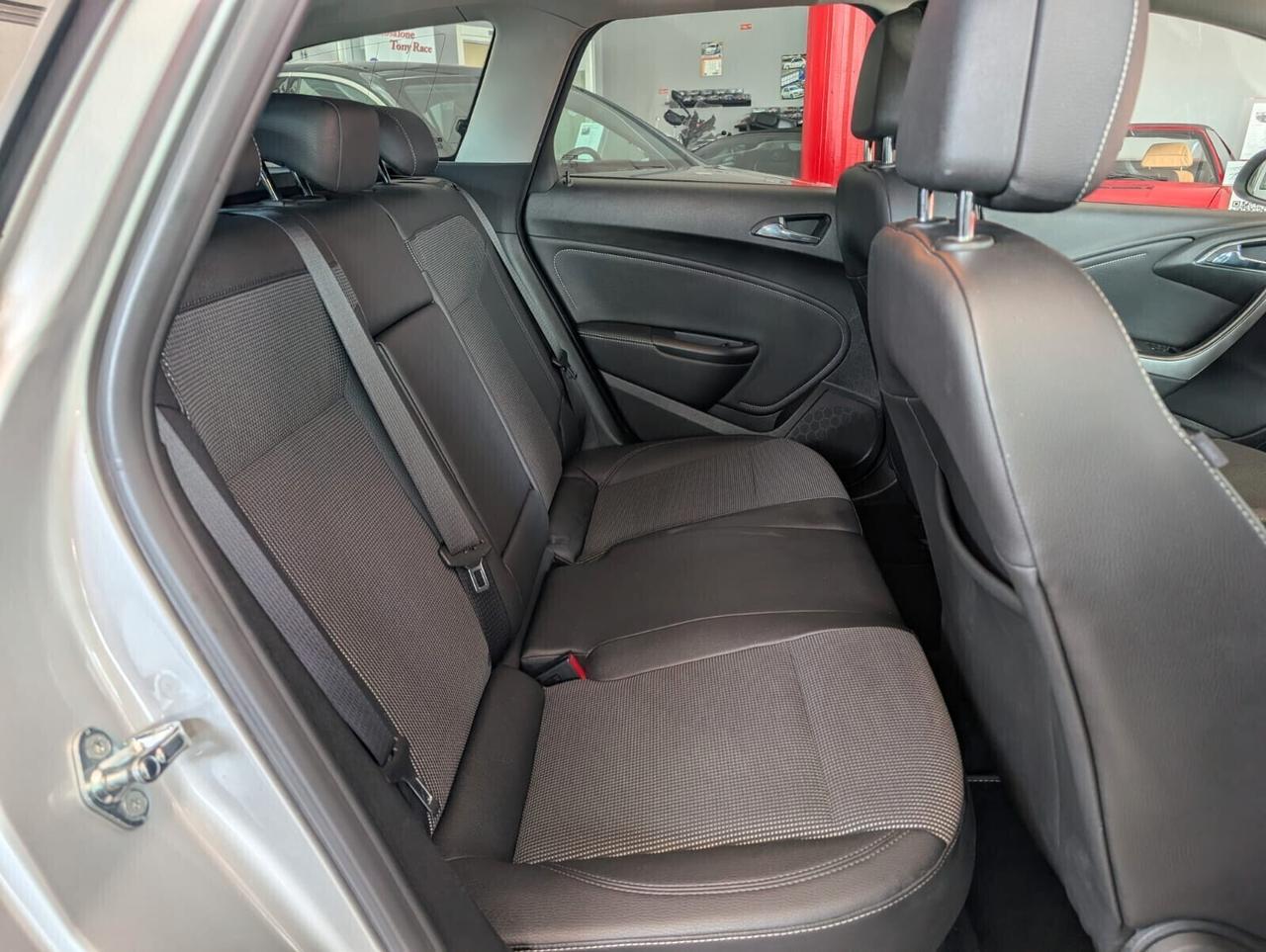 Opel Astra 1.4 Turbo 140CV Sports Tourer GPL Tech Cosmo