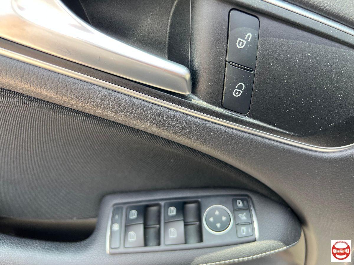 MERCEDES - Classe B B 180 Business
