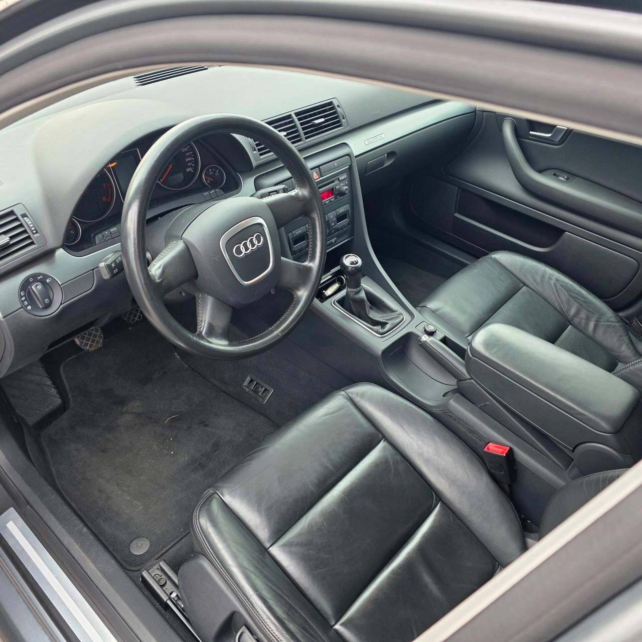 Audi A4 2.0 16V TFSI Avant quattro