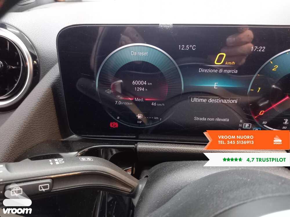 MERCEDES GLA (H247) GLA 200 d Automati...