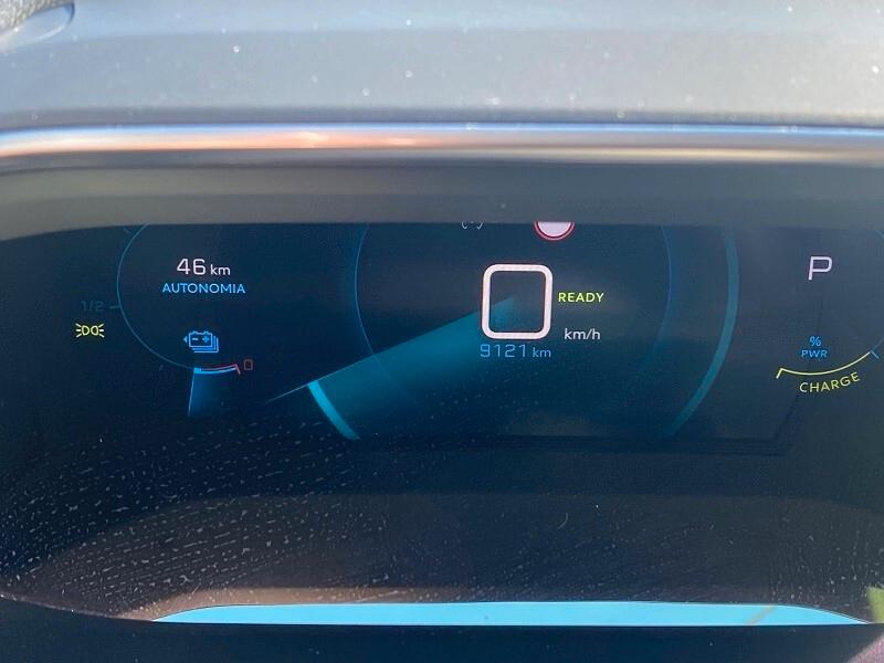 Peugeot 208 motore elettrico 136 CV 5 porte Allure