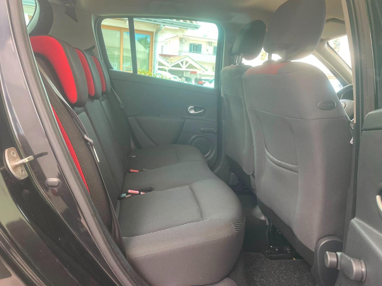 Renault Clio 1.5 dCi 85CV 5 porte Rip Curl