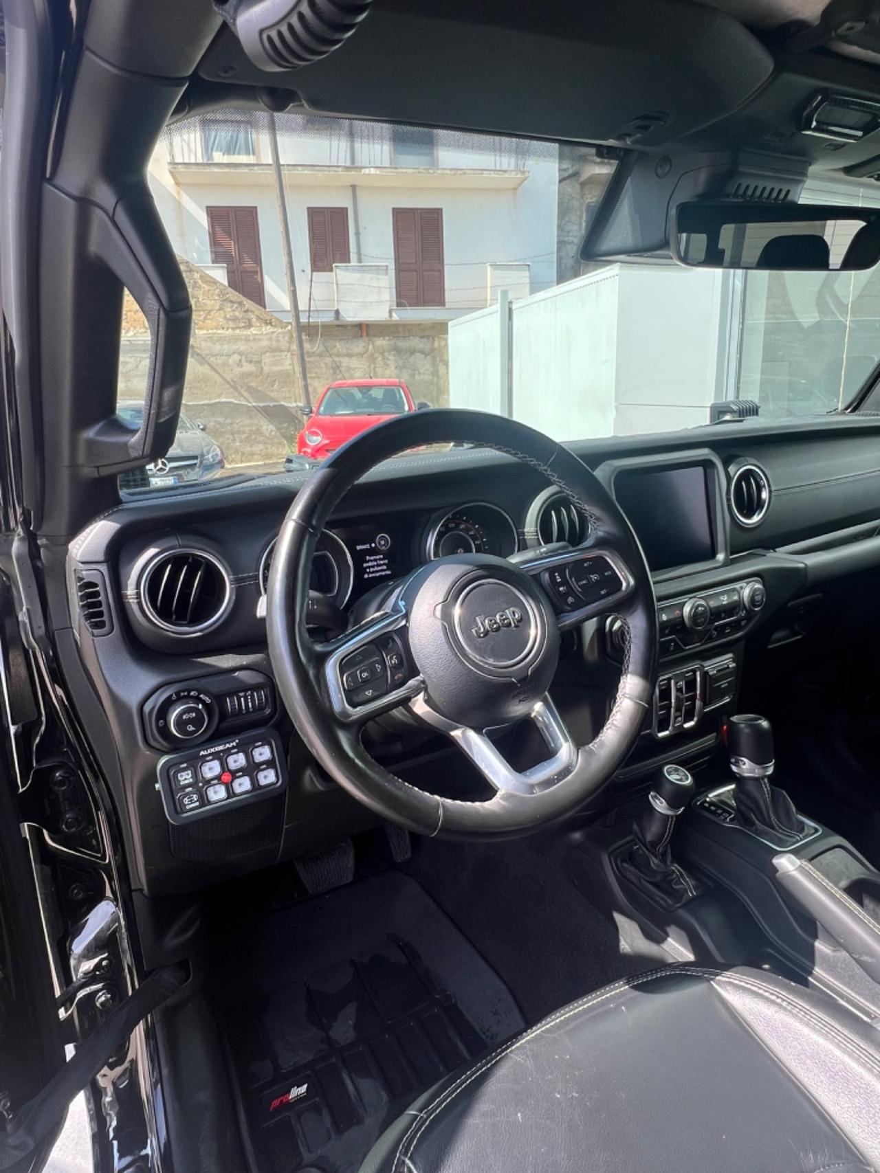 Jeep Gladiator 3.0 V6 Overland 4wd auto AUTOCARRO