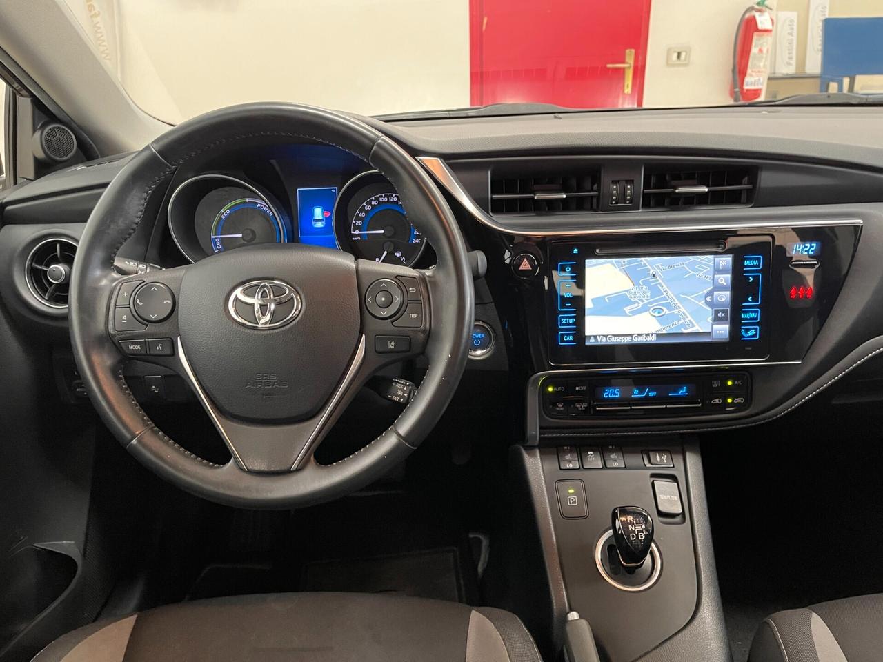 Toyota Auris Business Pack 1.8h cvt-Ok Neopat-LEGGO SOTTO