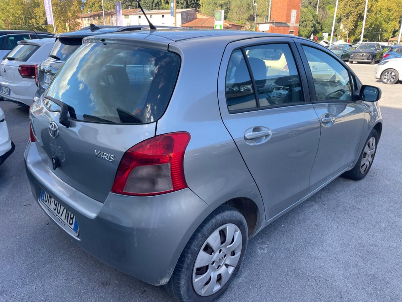 Toyota Yaris 1.0 5 porte Sol