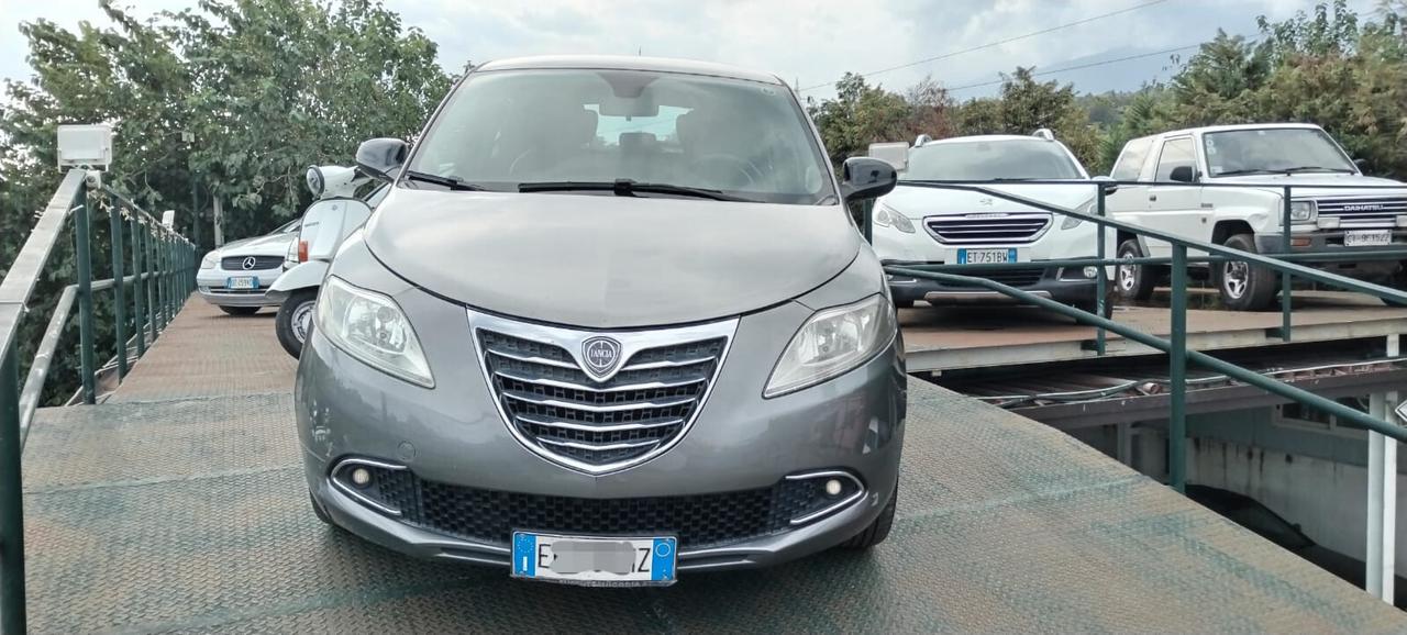 Lancia Ypsilon 1.3 MJT 16V 95 CV 5 porte S&S Silver