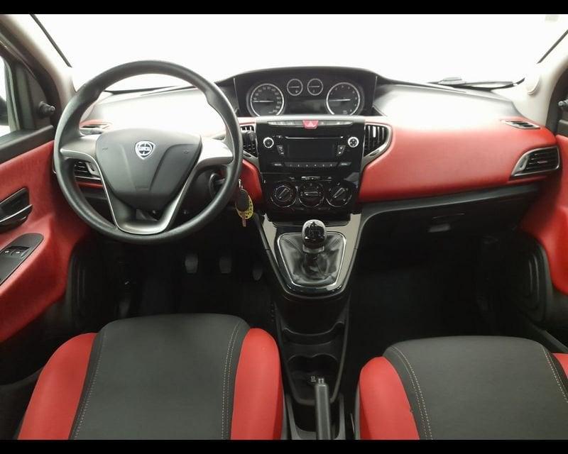 Lancia Ypsilon III 2011 1.2 8v Silver 69cv