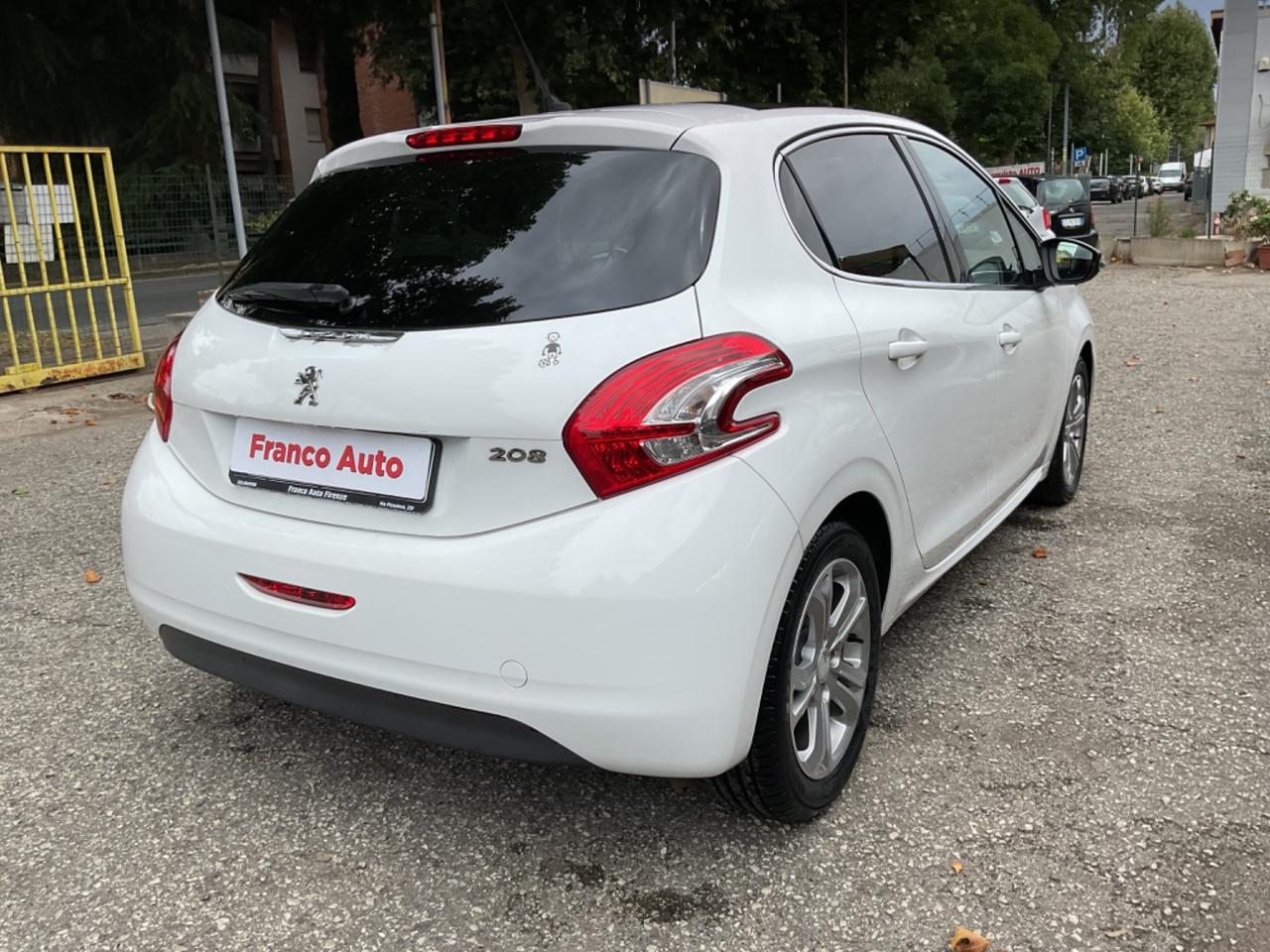 Peugeot 208 1.2 5 porte Allure OK NEOPATENTATI