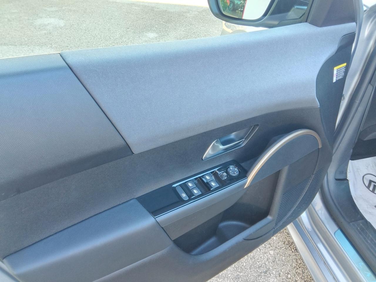 Lancia Ypsilon Hybrid e-DCT LX