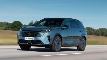 Peugeot 5008 PEUGEOT 5008 Hybrid 145 e-DCS6 Allure Sport utility vehicle 5-door (Euro 6E)