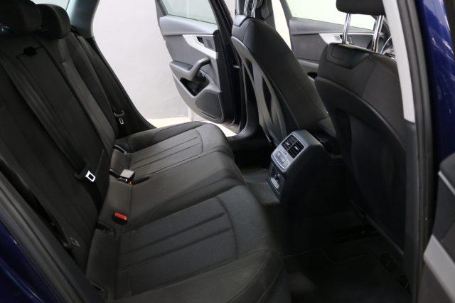 AUDI A4 40 TDI quattro S tronic Business Advanced