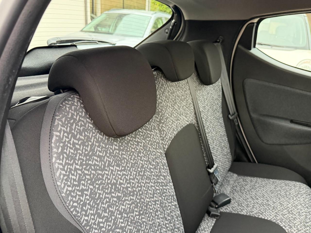 Lancia Ypsilon 1.2 69 cv. ELEFANTINO BLU