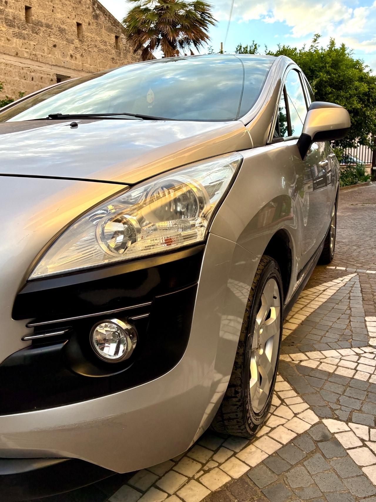 Peugeot 3008 1.6 HDi 110CV cambio robotizzato Tecno