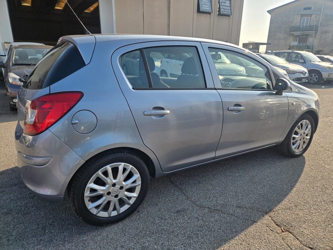 Opel Corsa 1.2 5 porte Enjoy