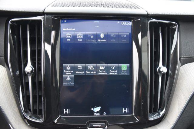 VOLVO XC60 D4 AWD Momentum *TETTUCCIO, PELLE*