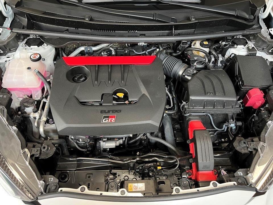 Toyota Yaris 1.6 Turbo GR Circuit DAT-8