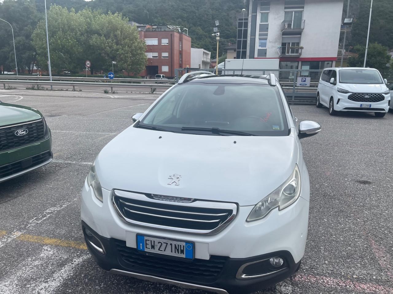 Peugeot 2008 1.6 e-HDi 115 CV Stop&Start Féline