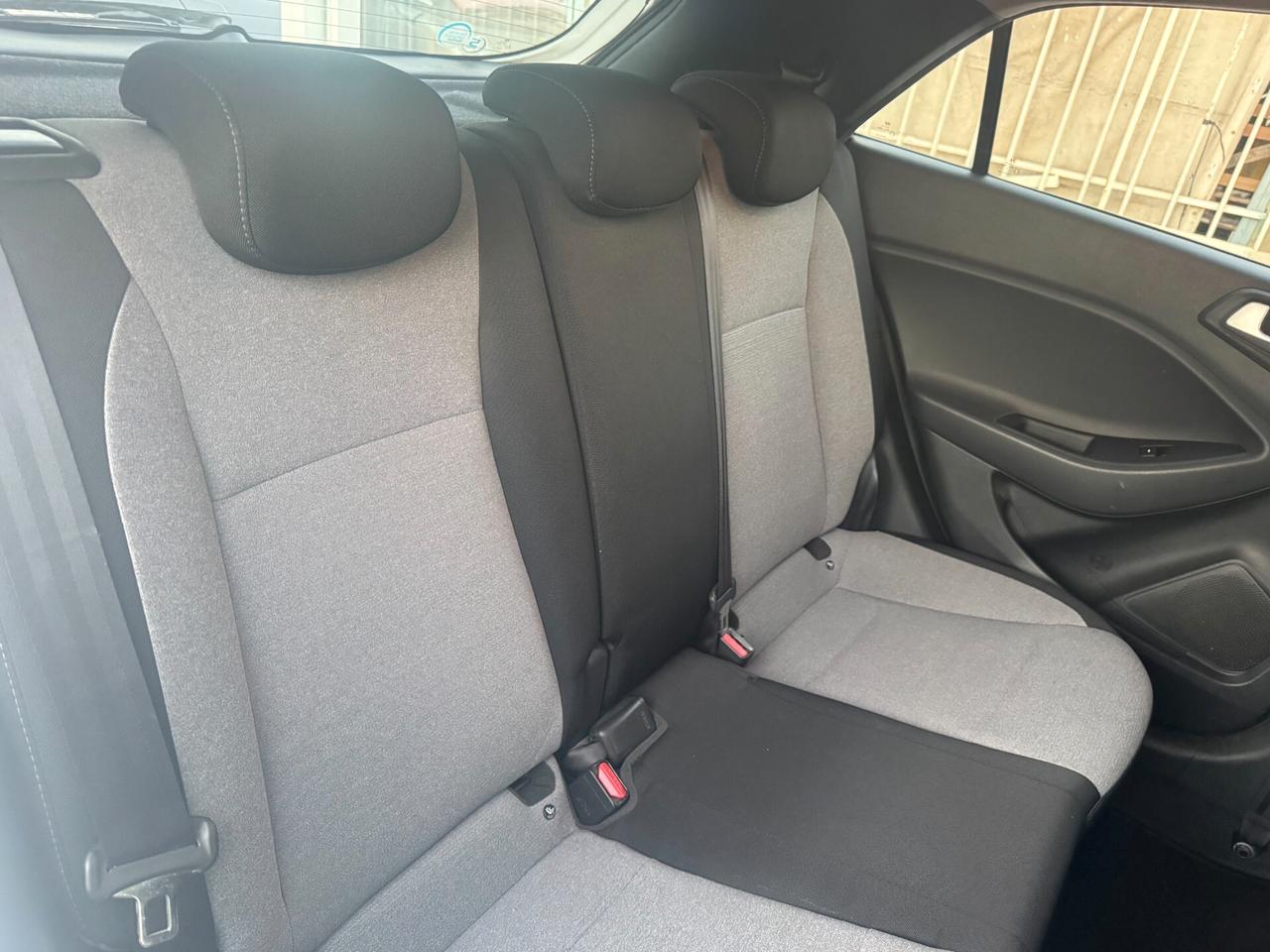 hyundai i20 1.4 crdi 90cv diesel 2016