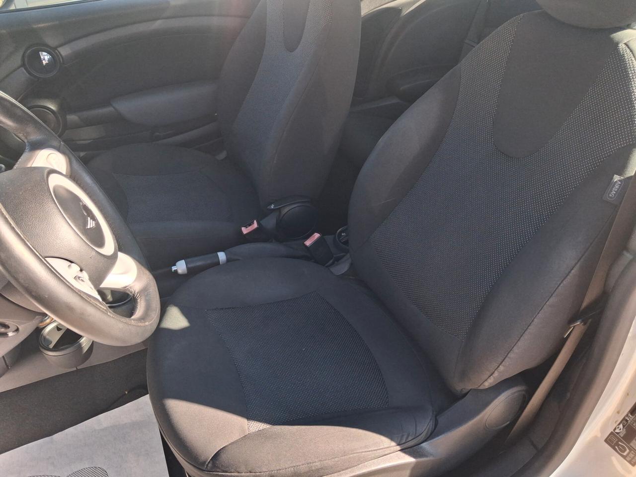 Mini Cooper 1.6 benzina tenuta benissimo