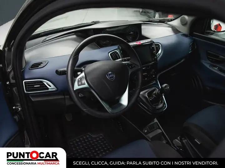 Lancia Ypsilon 1.0 FireFly 5 porte S&S Hybrid Platino