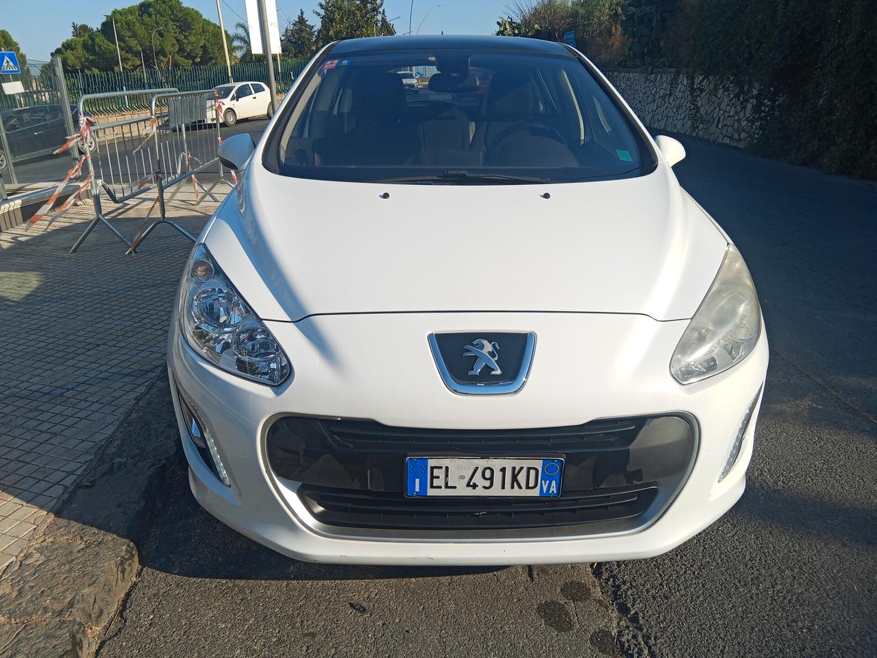 Peugeot 308 1.6 8V e-HDi 112CV Stop&Start robotiz. 5p. Active