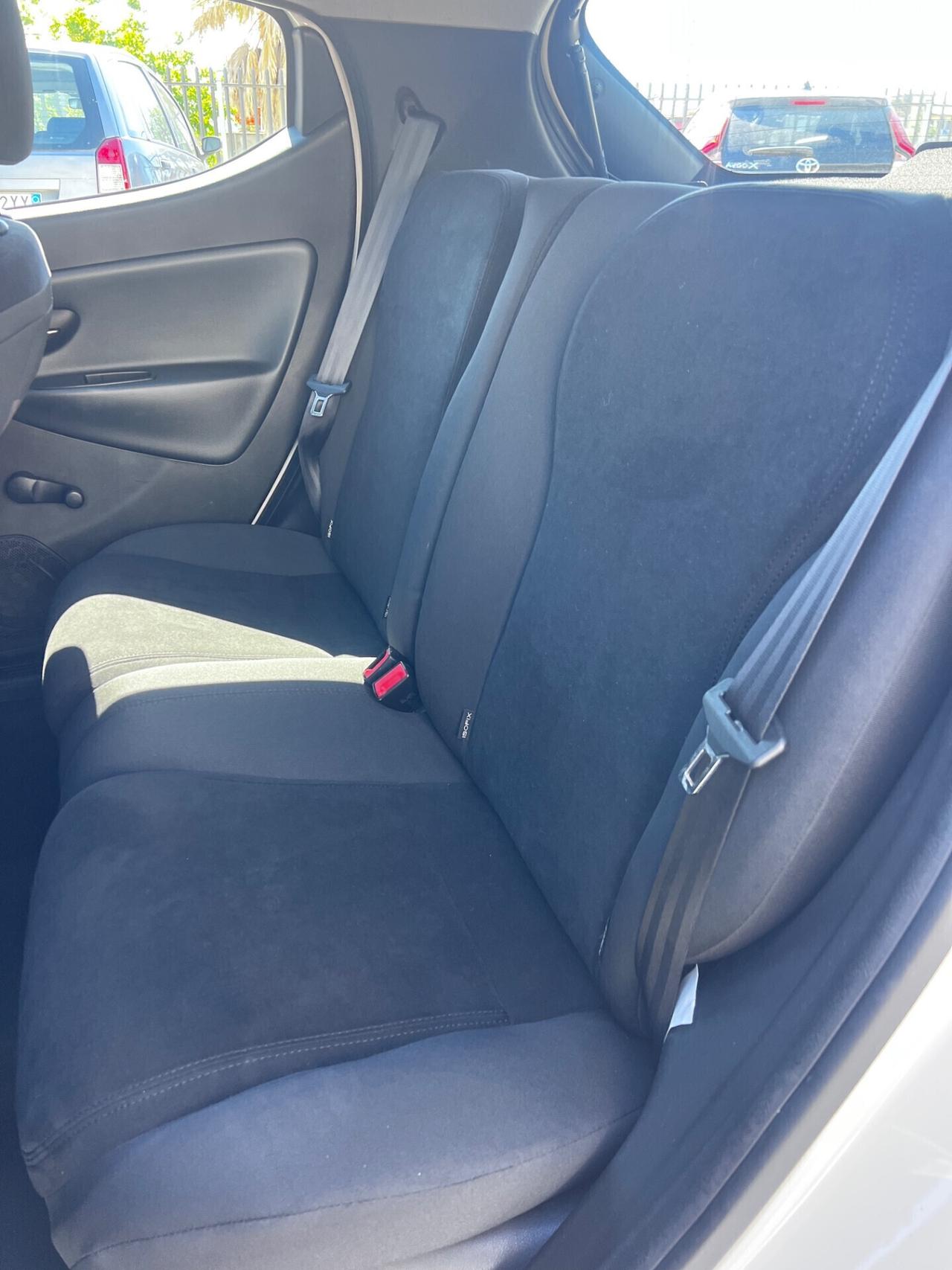Lancia Ypsilon 1.2 69 CV 5 porte Gold