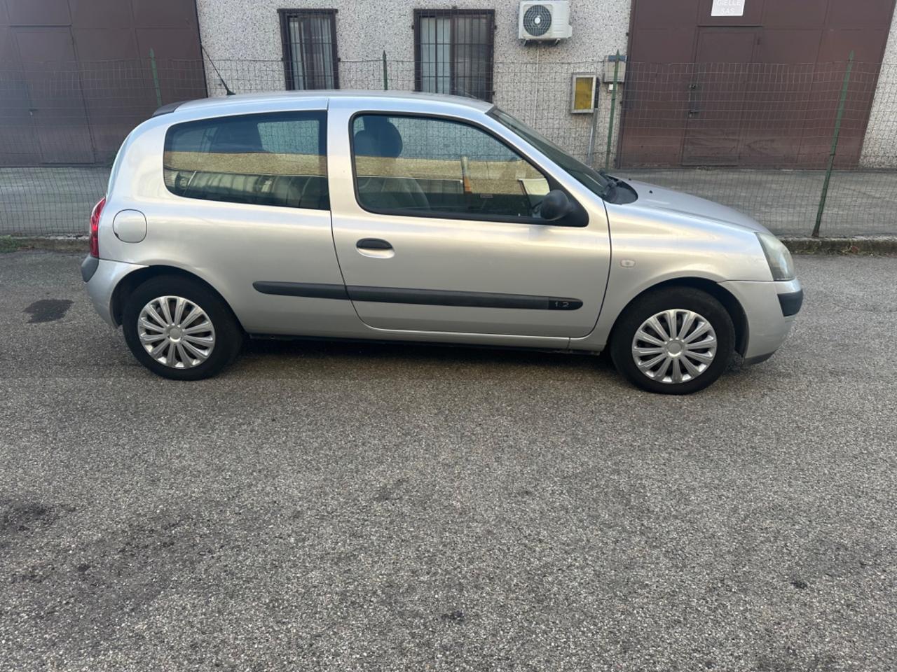 Renault Clio 1.2 16V 3 porte Dynamique