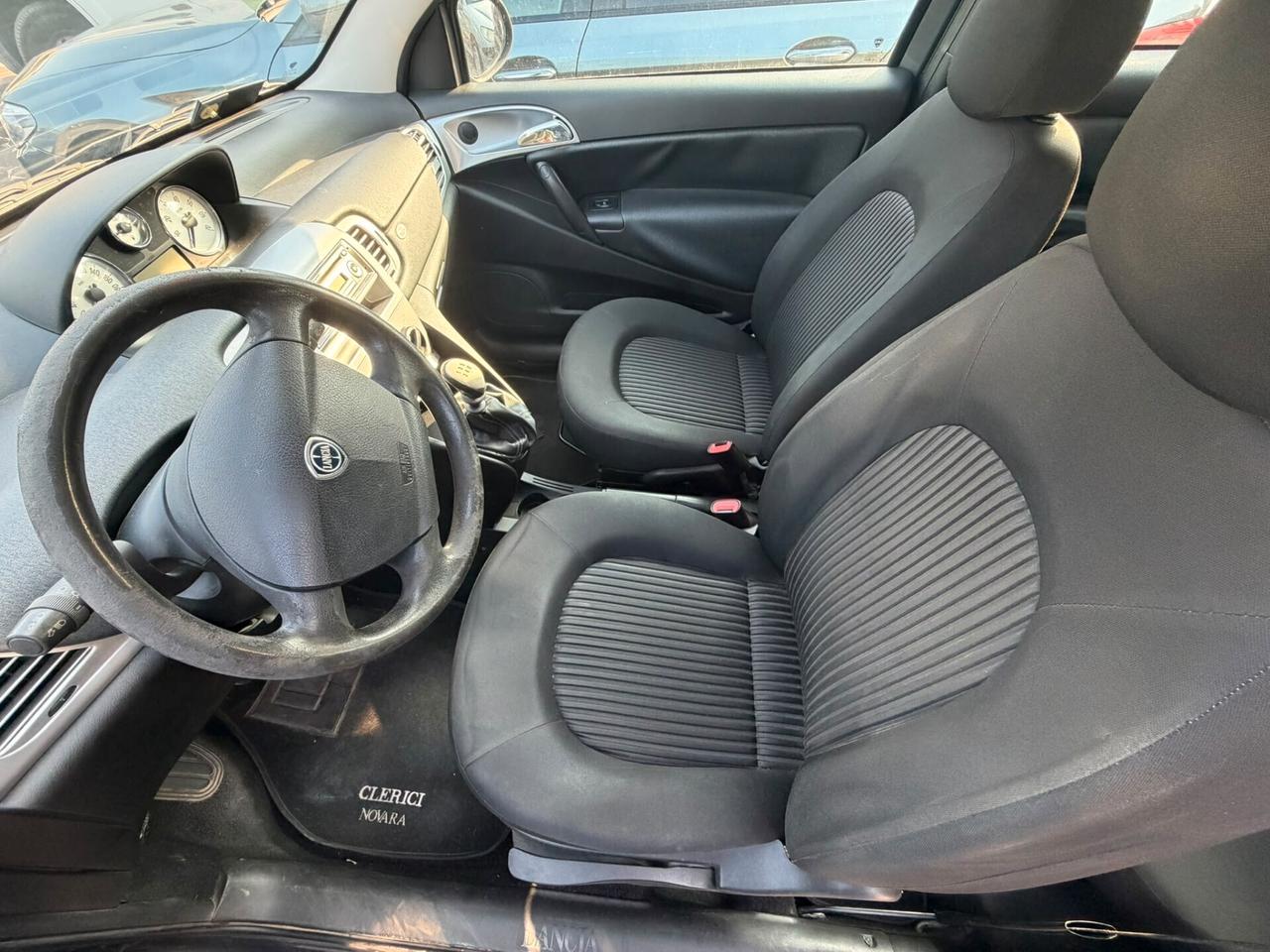 Lancia Ypsilon 1.2 Platino NEOPATENTATI