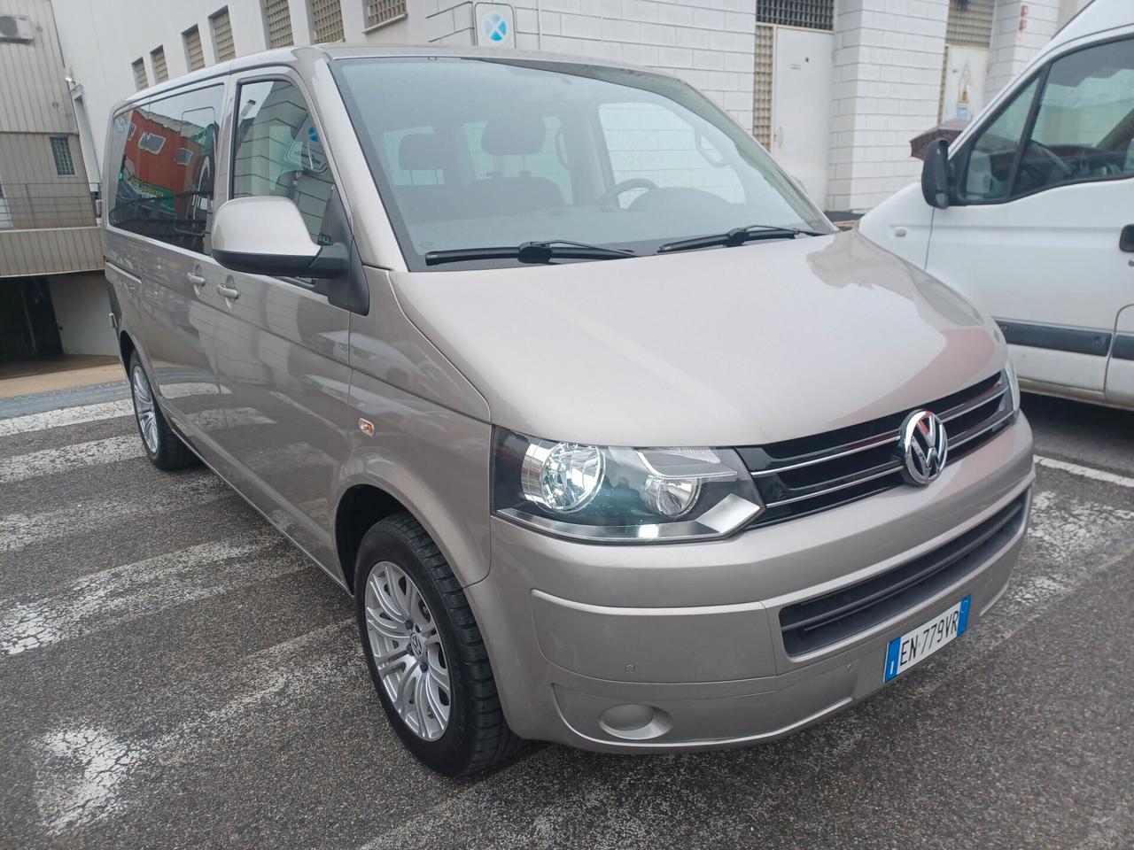 T5 CARAVELLE 2.0 TDI DSG 180 hp