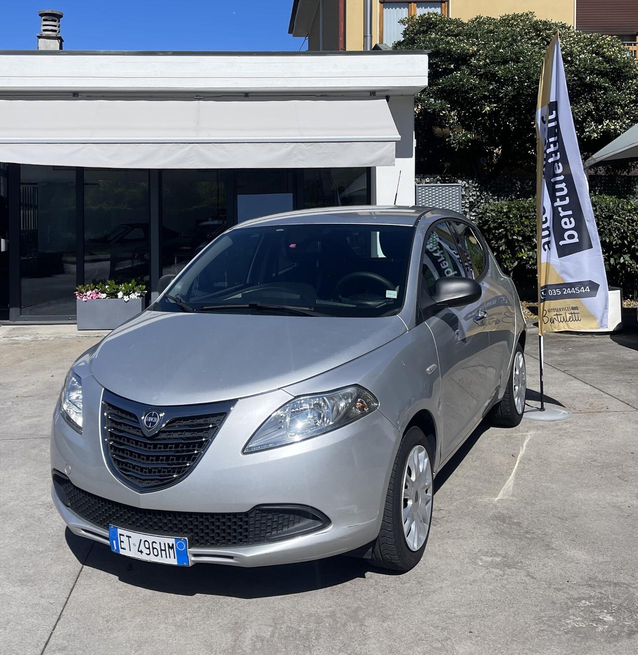Lancia Ypsilon 1.2 69 CV Silver - neopatentati