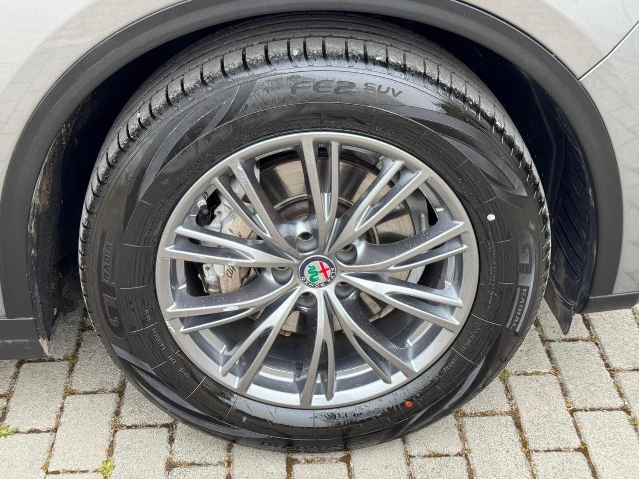 Alfa Romeo Stelvio 2.2 Diesel 180cv AT8 Paddle - Schermo 8.8" - Retrocamera