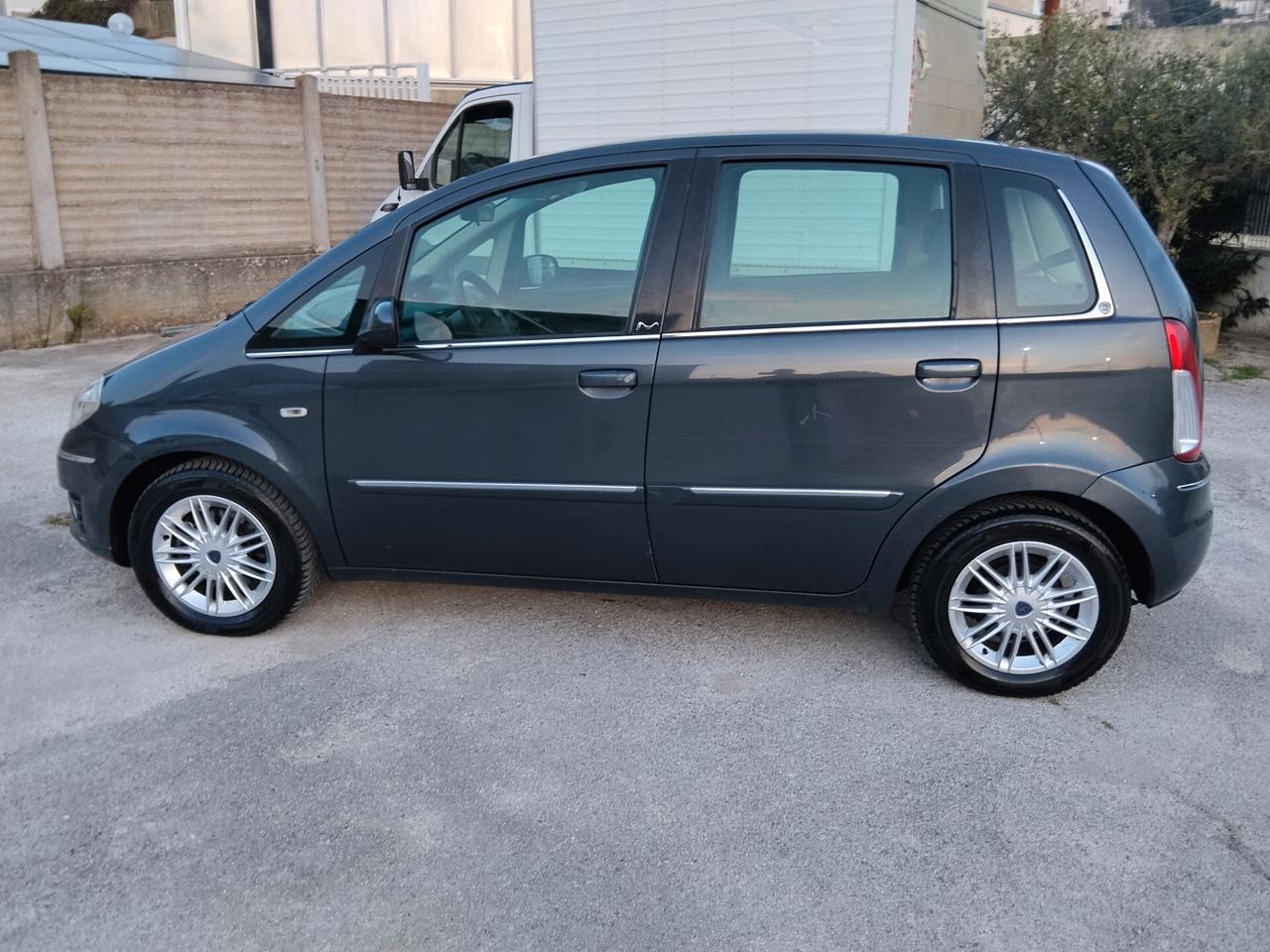 Lancia MUSA 1.3 Mjt 16V 95 CV S&S DPF Oro