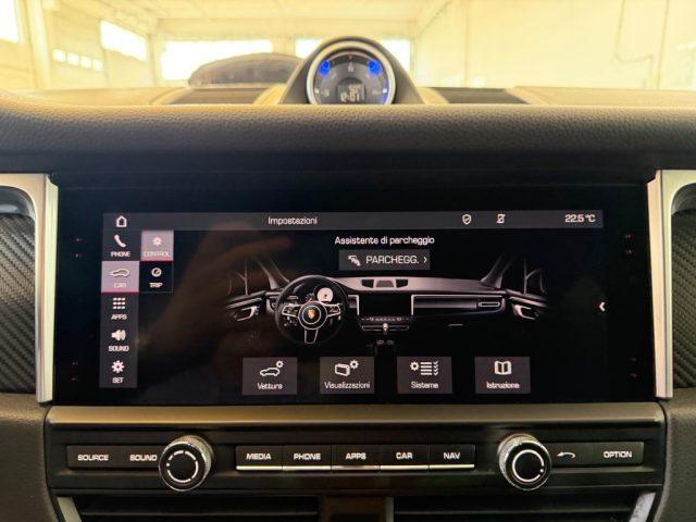 PORSCHE Macan 2.0 //TOTAL BLACK//21//