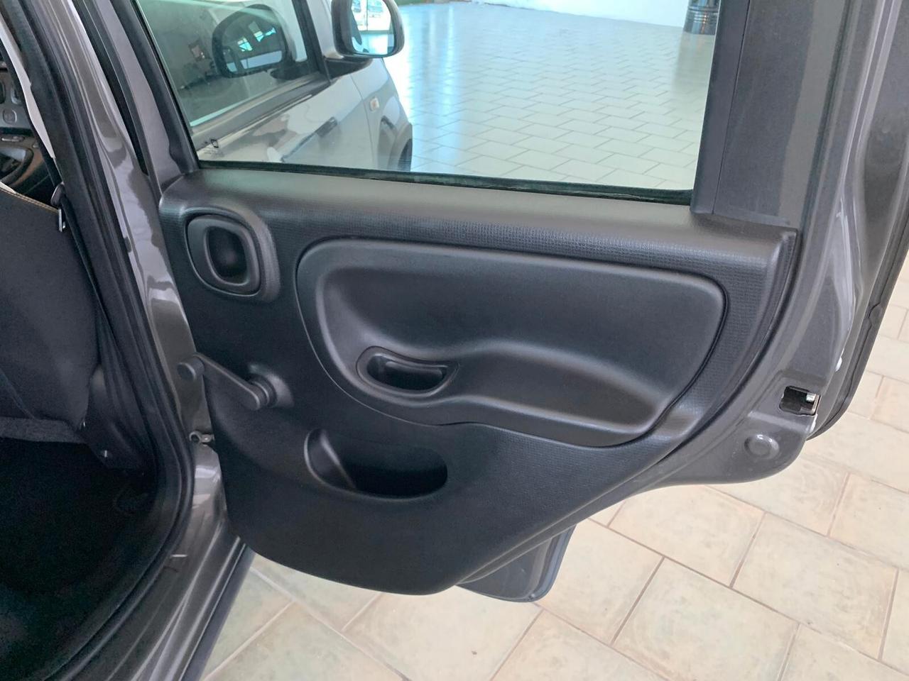 Fiat Panda 1.0 FireFly S&S Hybrid Cross Full