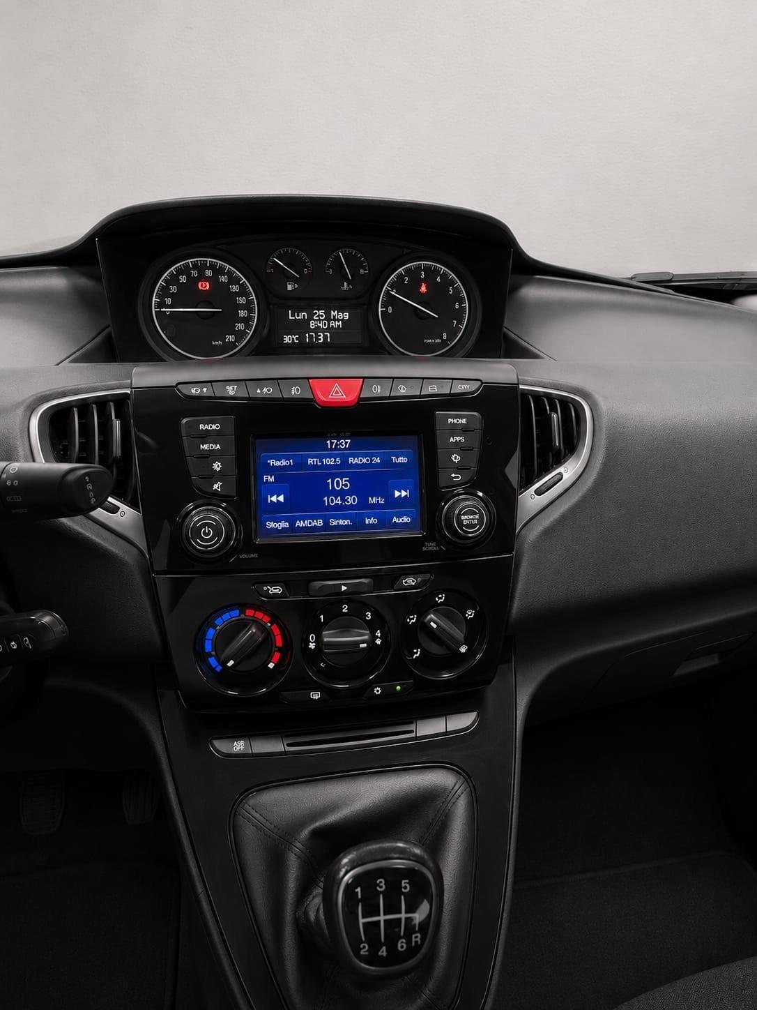 Lancia Ypsilon 1.0 FireFly 5 porte S&S Hybrid Ecochic Gold