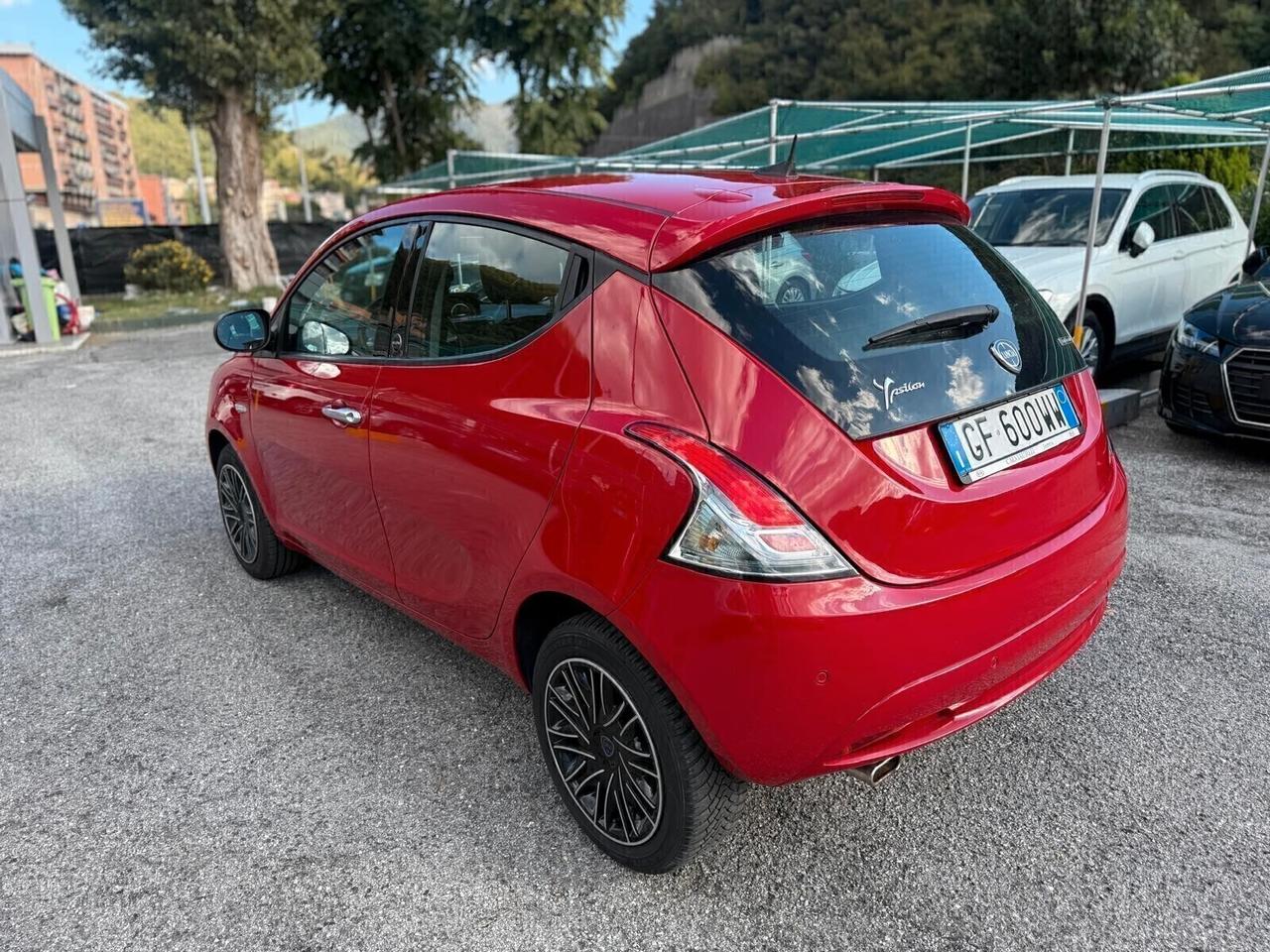 Lancia Ypsilon 1.0 FireFly 5 porte S&S Hybrid Ecochic Gold