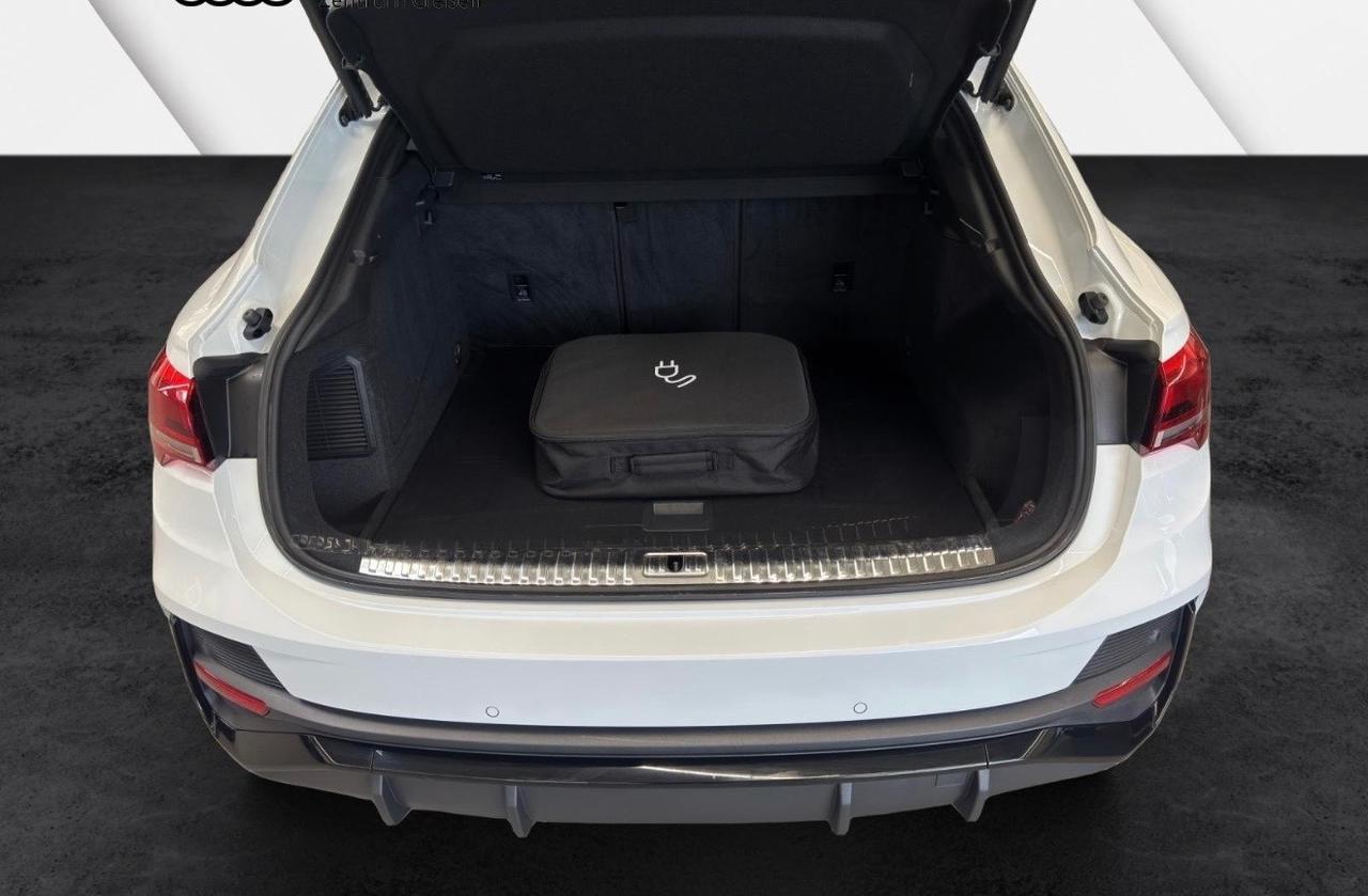 Audi Q3 45 TFSI S tronic S LINE interno esterno Cerchi Sonos