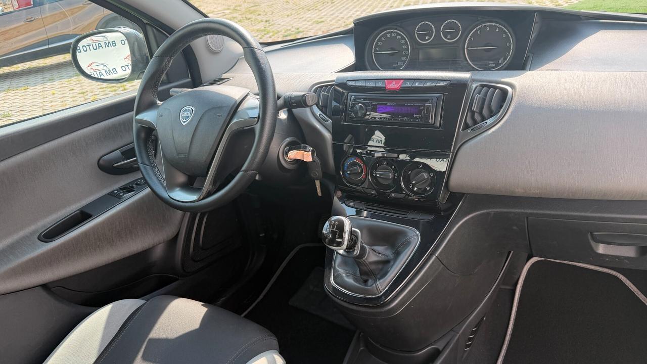Lancia Ypsilon 0.9 BENZINA / METANO TwinAir 85 CV 5 porte Ecochic GARANTITA