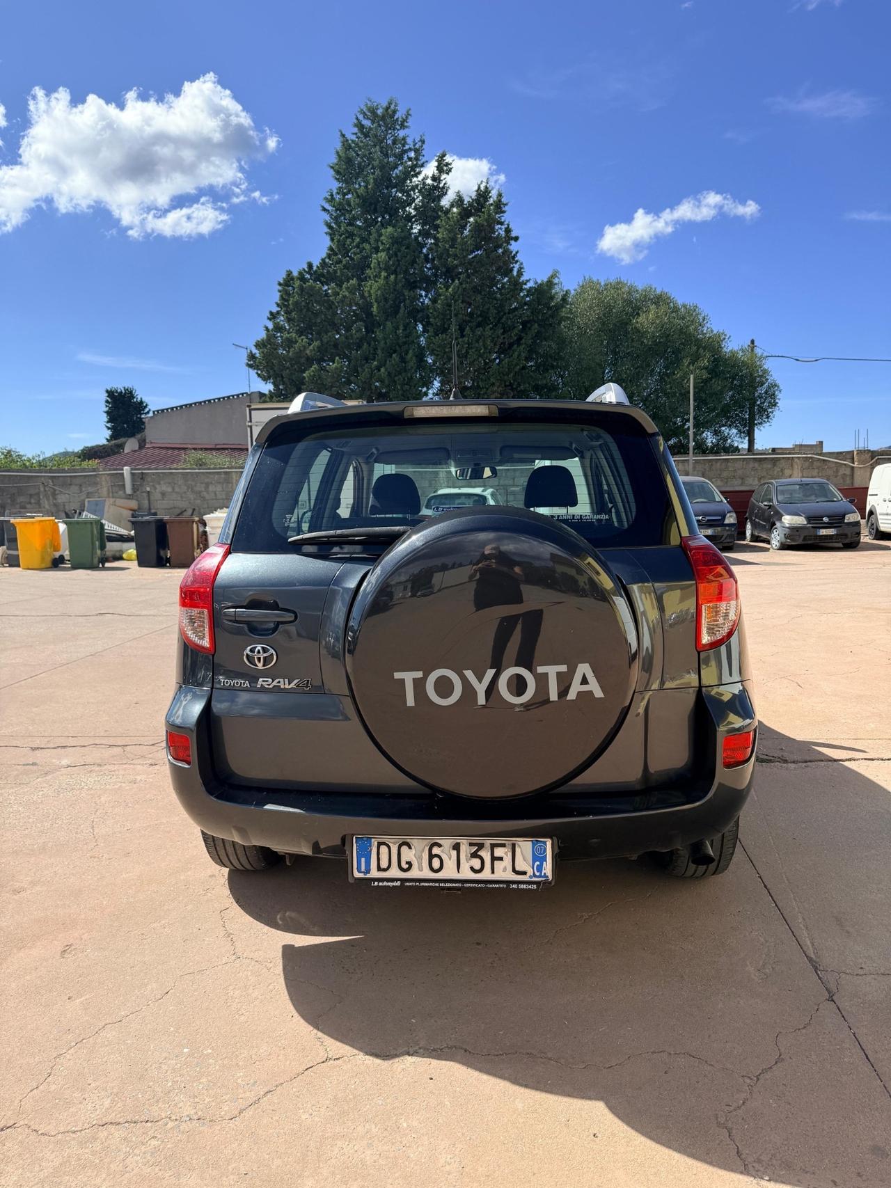 Toyota RAV4 2.2 D-4D 136 CV “Gancio Traino”