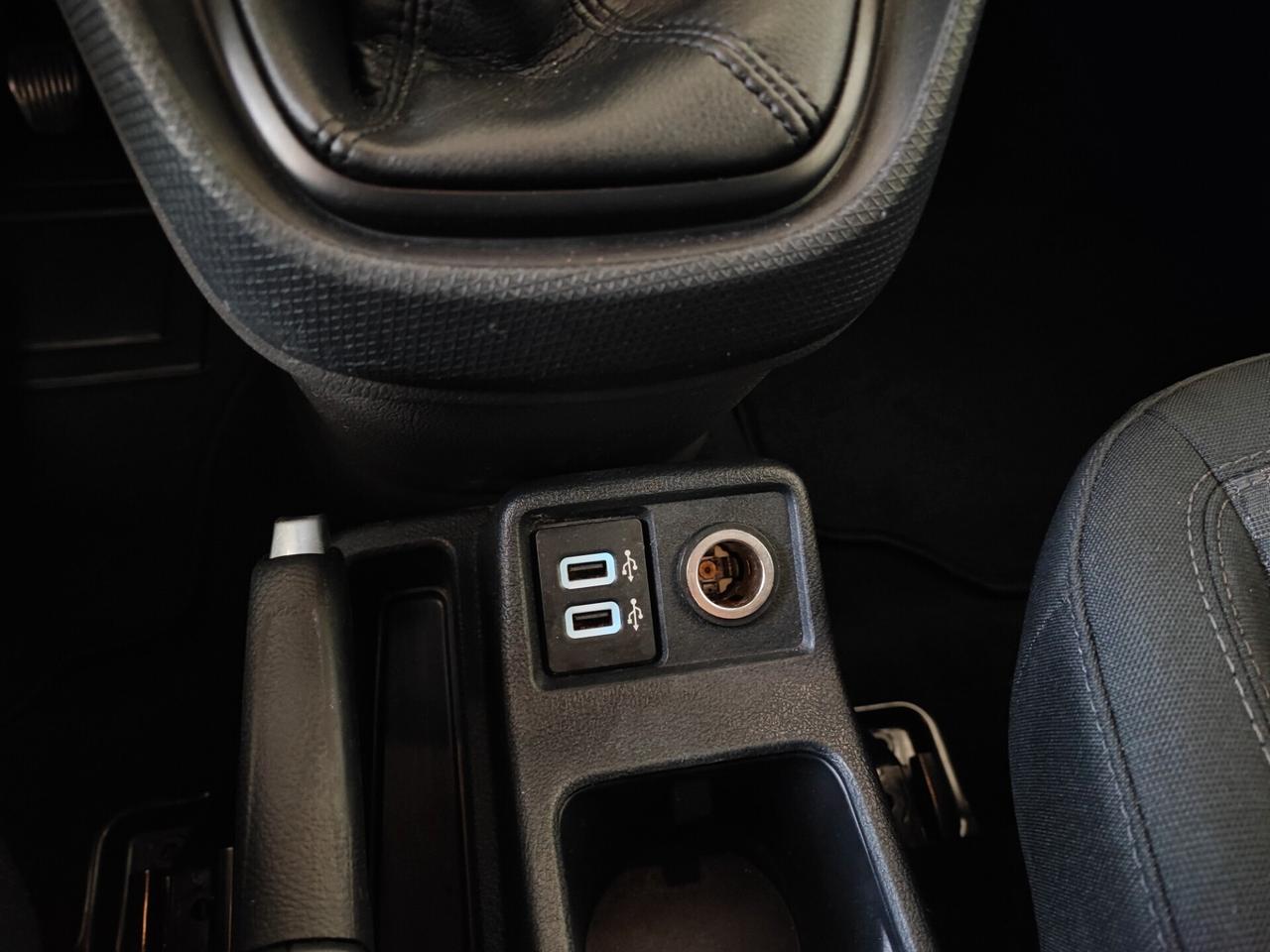 Ford Grand Tourneo Connect Gancio Traino 7 Posti