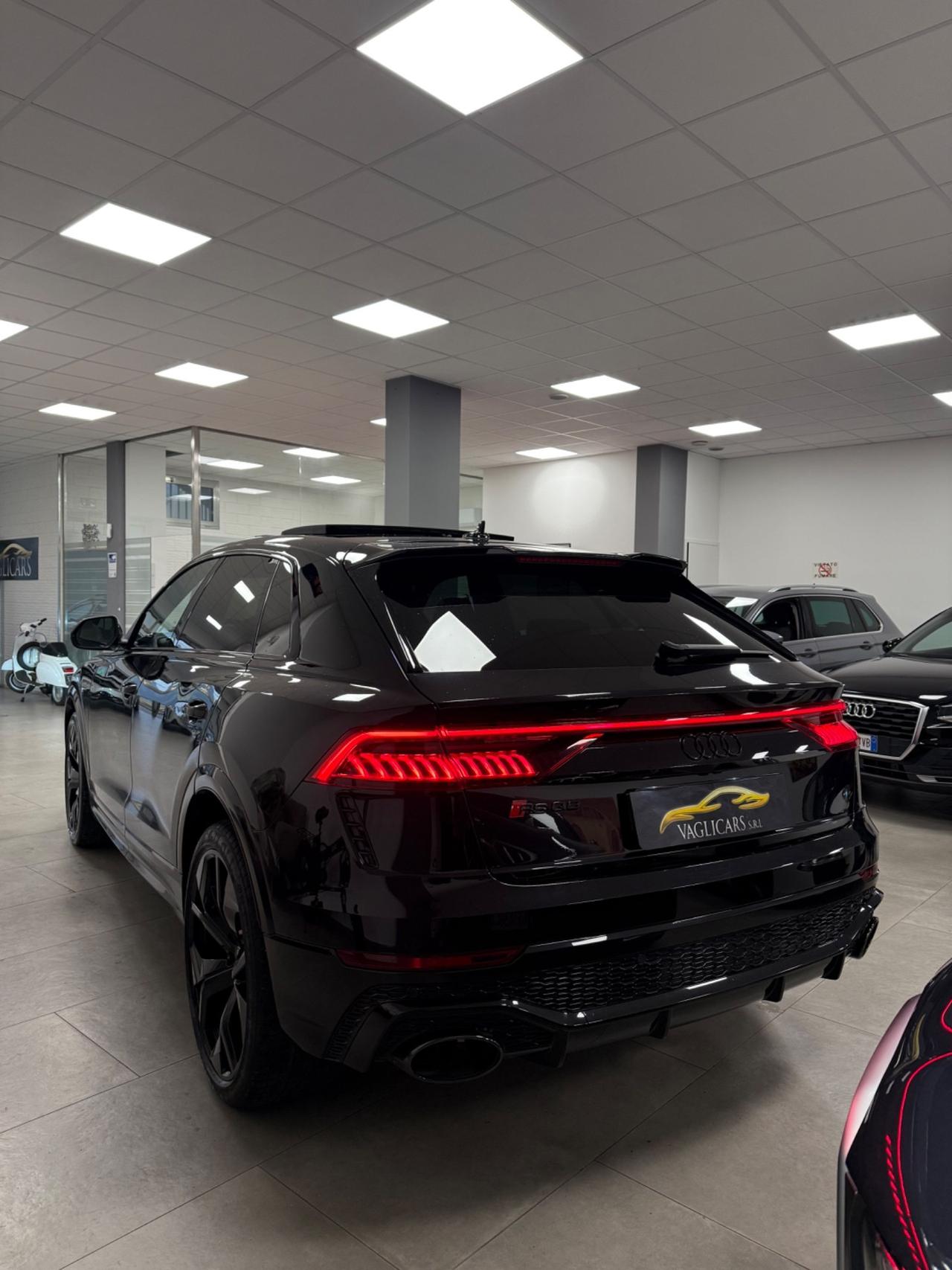 Audi Q8 RS TFSI V8 quattro tiptronic