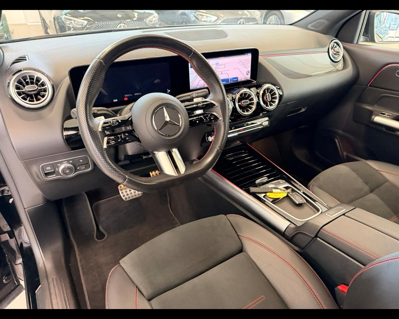 Mercedes-Benz GLA (H247) - GLA 200 d Automatic 4Matic AMG Line Premium