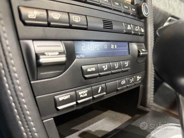 PORSCHE 997 911 997 Carrera 4 GTS Cabriolet