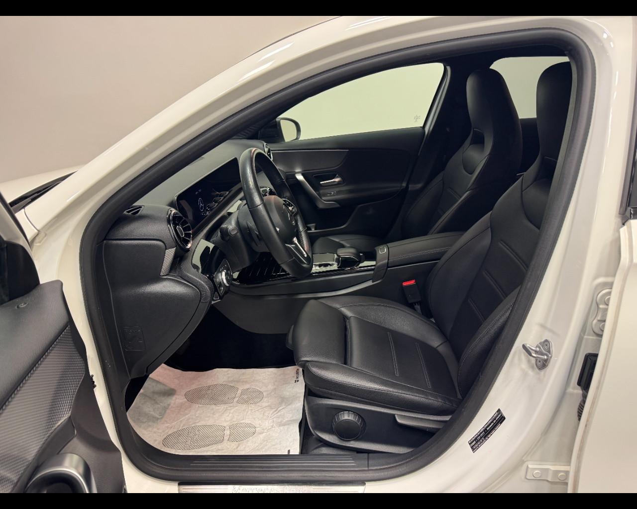 Mercedes-Benz A 180D PREMIUM AUTO
