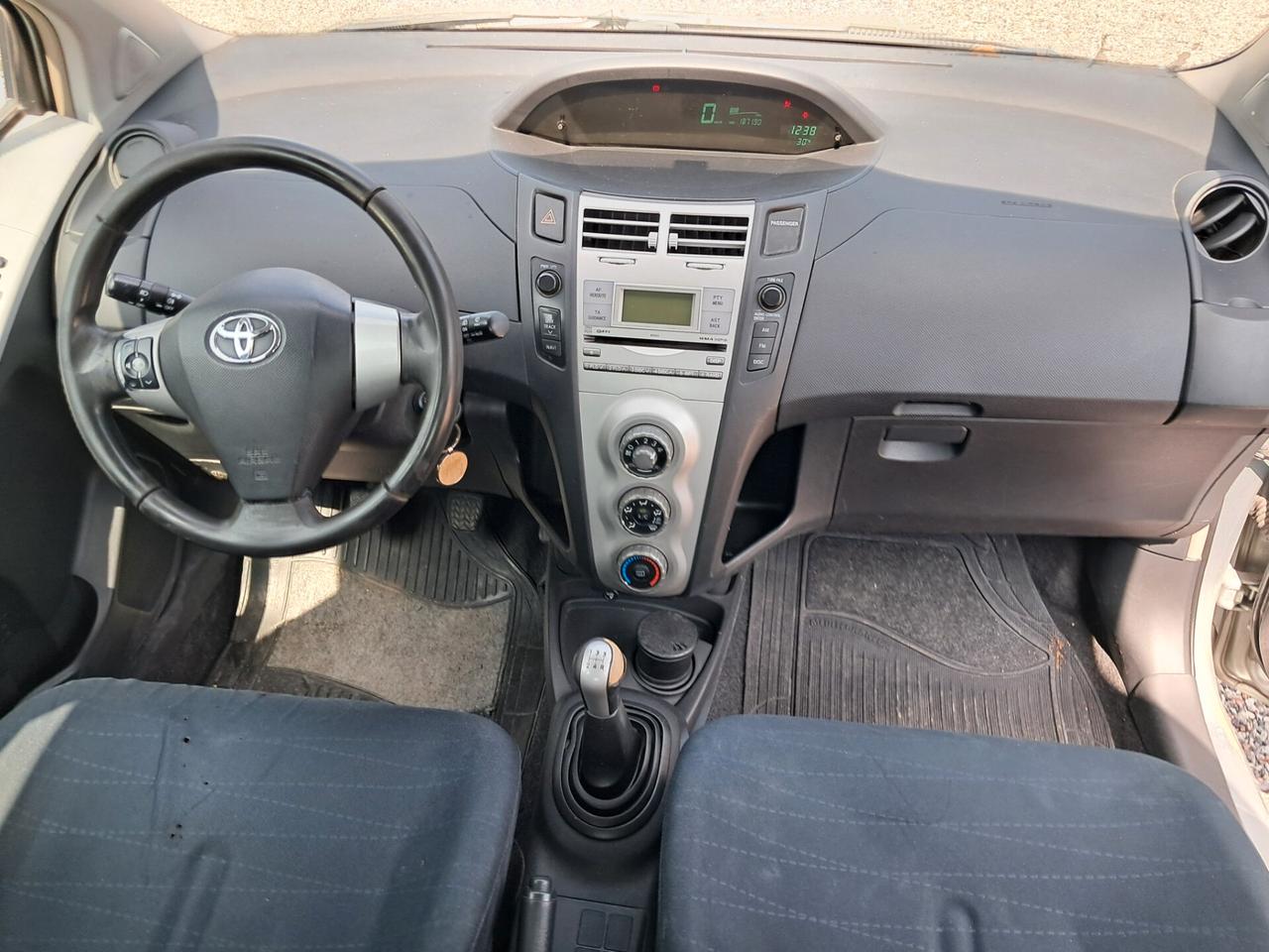 Toyota Yaris 1.0 5 porte