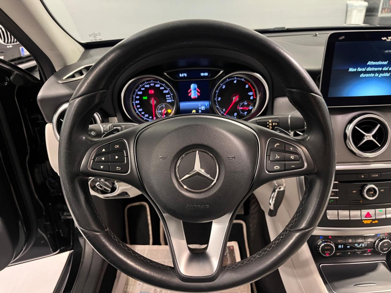 Mercedes-benz GLA 200d Automatic Premium