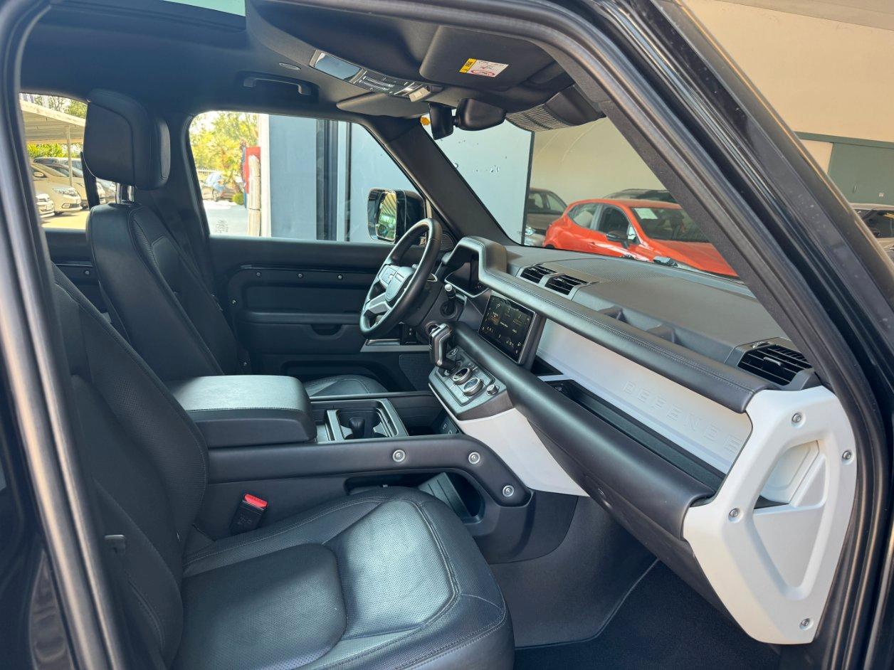 Land Rover Defender 110 3.0d i6 mhev X-Dynamic SE awd 300cv auto